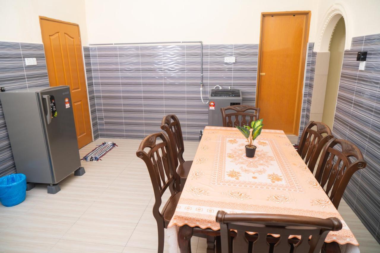 Adorable 3-Bedroom Home With Pool, Wi-Fi And Bbq Rembau Exterior foto