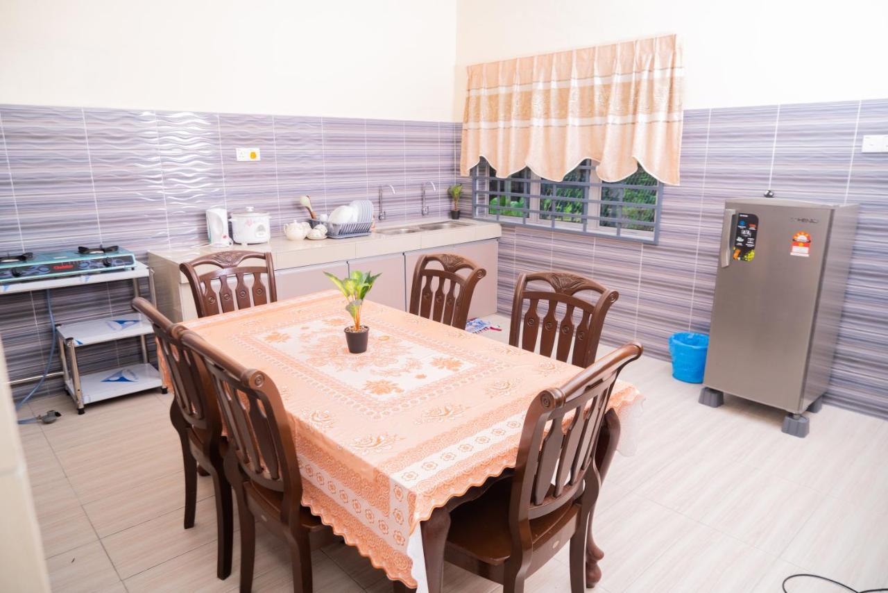 Adorable 3-Bedroom Home With Pool, Wi-Fi And Bbq Rembau Exterior foto
